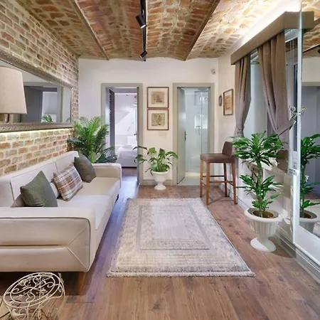 Stunning Rustic 1br W Terrace&amazing Galata View Apartmán *