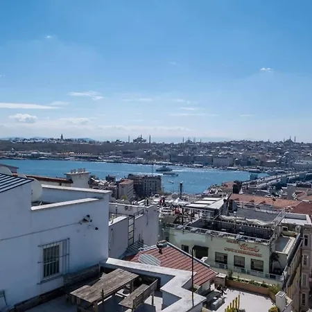 Stunning Rustic 1br W Terrace&amazing Galata View 아파트