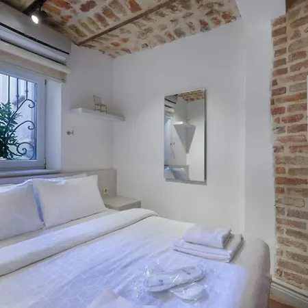 Stunning Rustic 1br W Terrace&amazing Galata View *